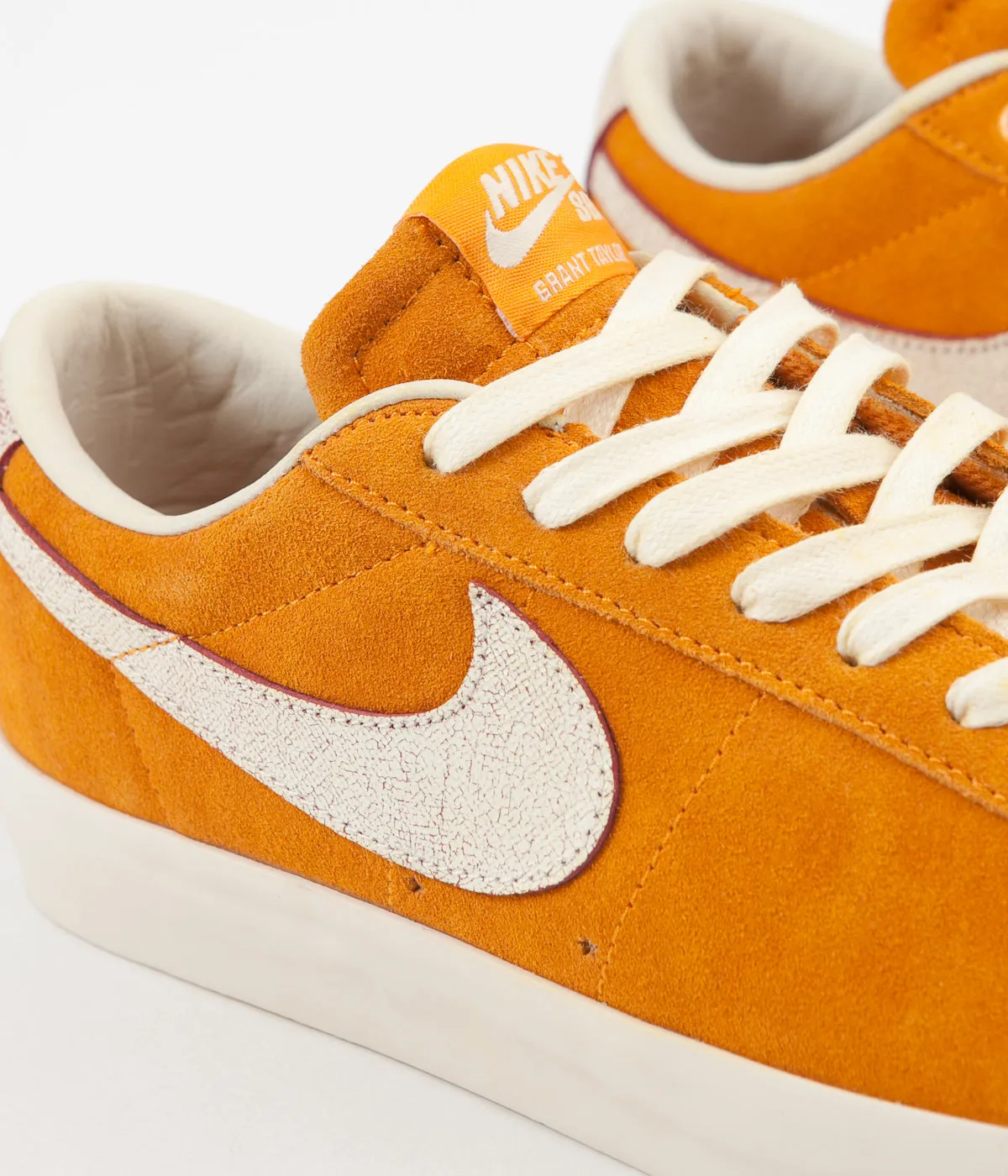 Nike SB 'Bruised Peach' Blazer Low GT Shoes - Circuit Orange / Natural - Team Red