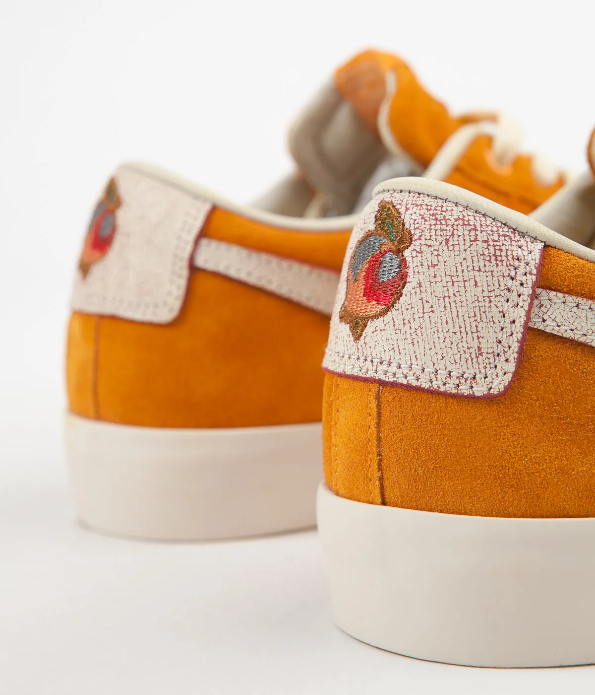 Nike SB 'Bruised Peach' Blazer Low GT Shoes - Circuit Orange / Natural - Team Red