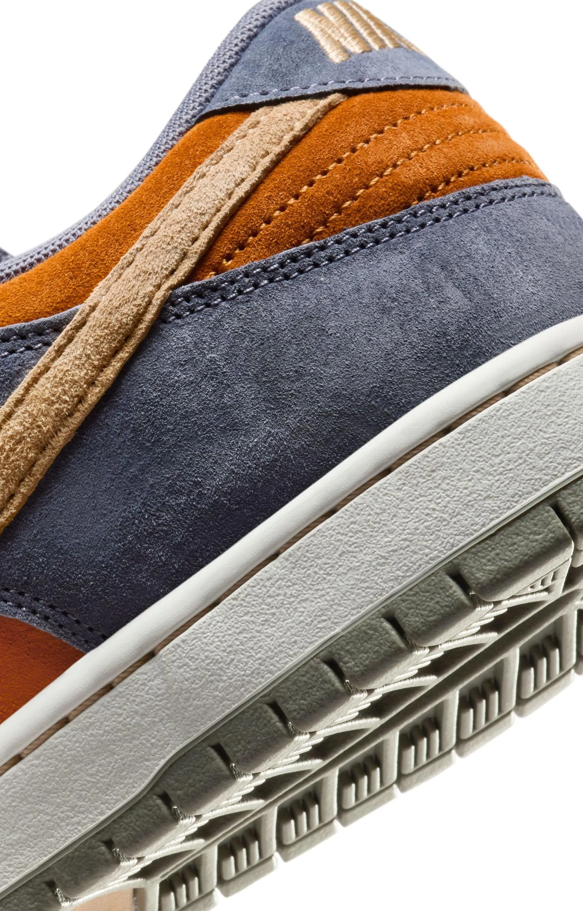 Nike SB Dunk Low Pro Shoe, Light Carbon/Monarch/Summit White/Sesame